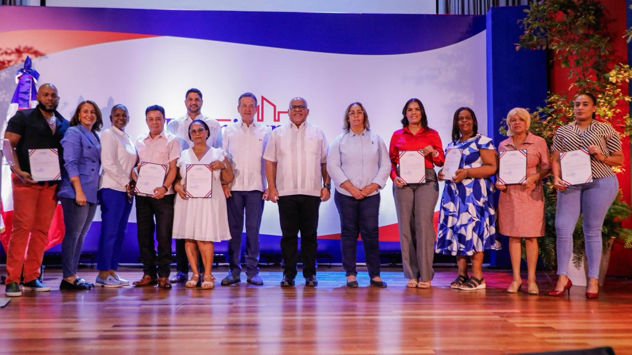 Entrega De Prestamos En San Cristobal